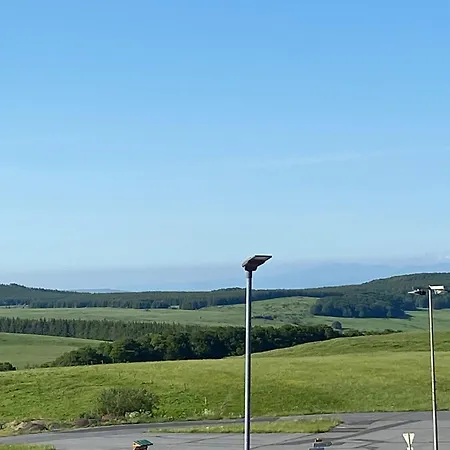 Apartamento Deux Pièces Au Calme Avec Piscine à Super-besse - Fr-1-814-169 Super Besse