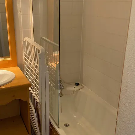 아파트 Deux Pieces Au Calme Avec Piscine A Super-besse - Fr-1-814-169