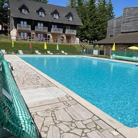 Apartamento Deux Pieces Au Calme Avec Piscine A Super-besse - Fr-1-814-169 *