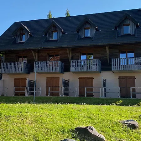 Deux Pieces Au Calme Avec Piscine A Super-besse - Fr-1-814-169